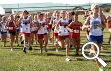 2. Morgan Humphreys, Julie Althaus, and Lydia Guagenti start the race together